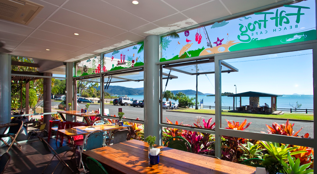 airlie beach yacht club restaurant